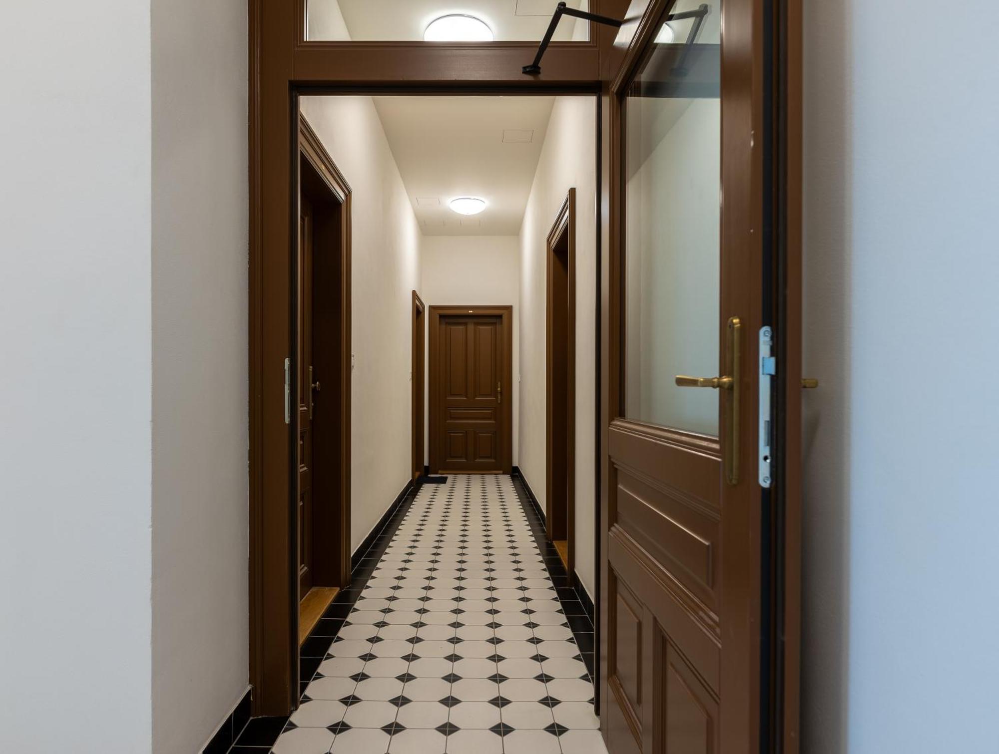 Modern Urban Room In The City Center Of Прага Екстериор снимка