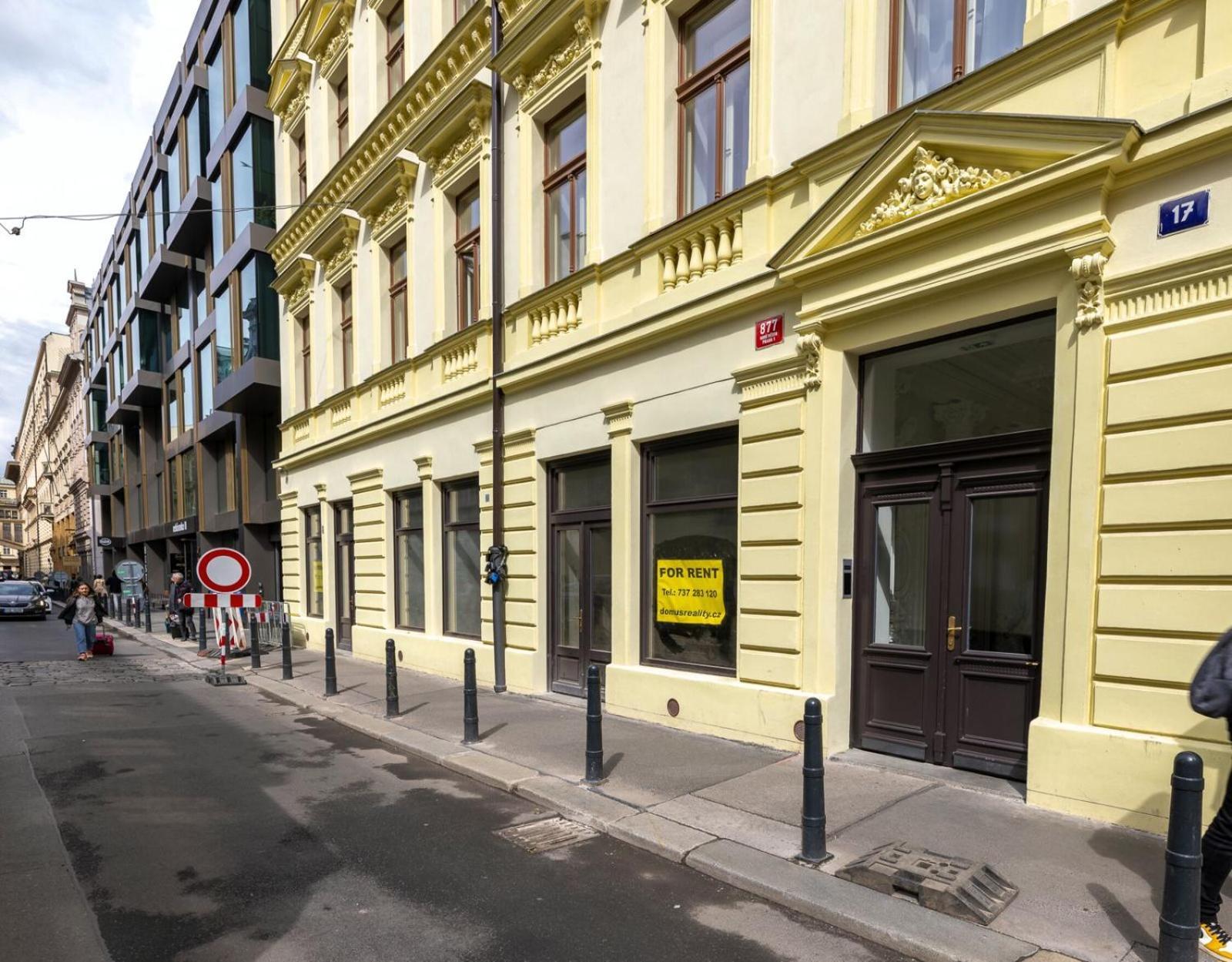 Modern Urban Room In The City Center Of Прага Екстериор снимка